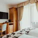 Szálloda Alpenrose 3*