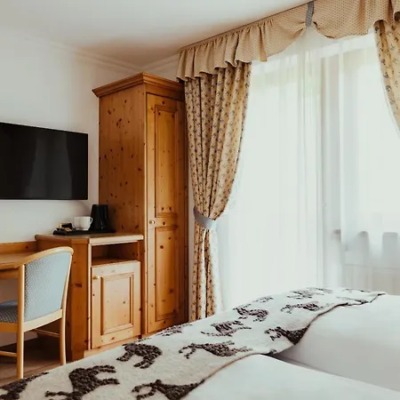 Hotell Alpenrose 3*