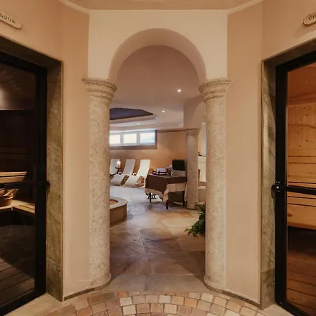 Hotel Alpenrose 3*