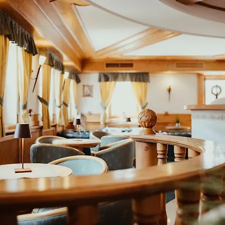 Alpenrose Hotel 3*