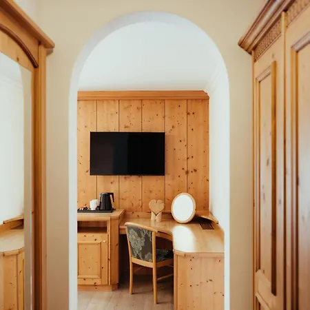 Alpenrose Hotel